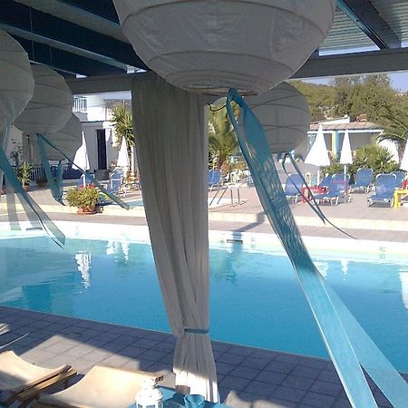 Helios Hotel Agia Marina  Esterno foto