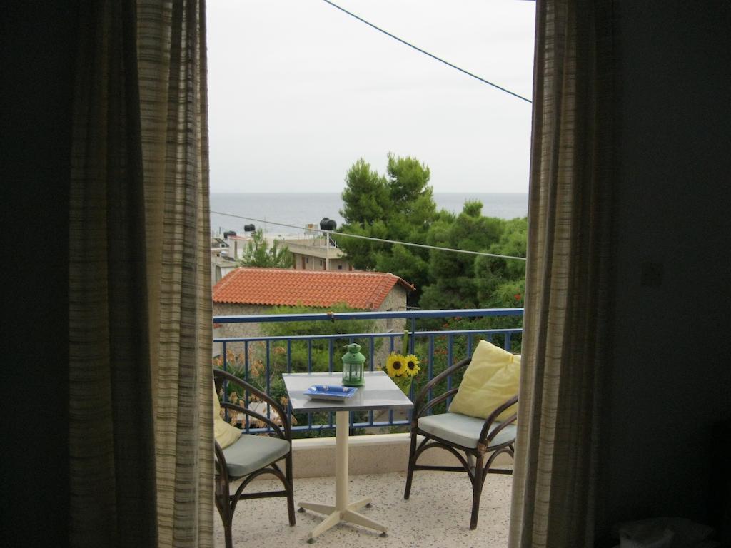 Helios Hotel Agia Marina  Esterno foto