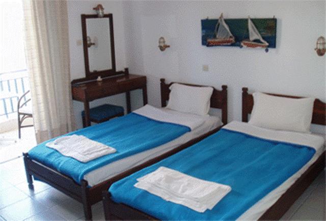 Helios Hotel Agia Marina  Camera foto