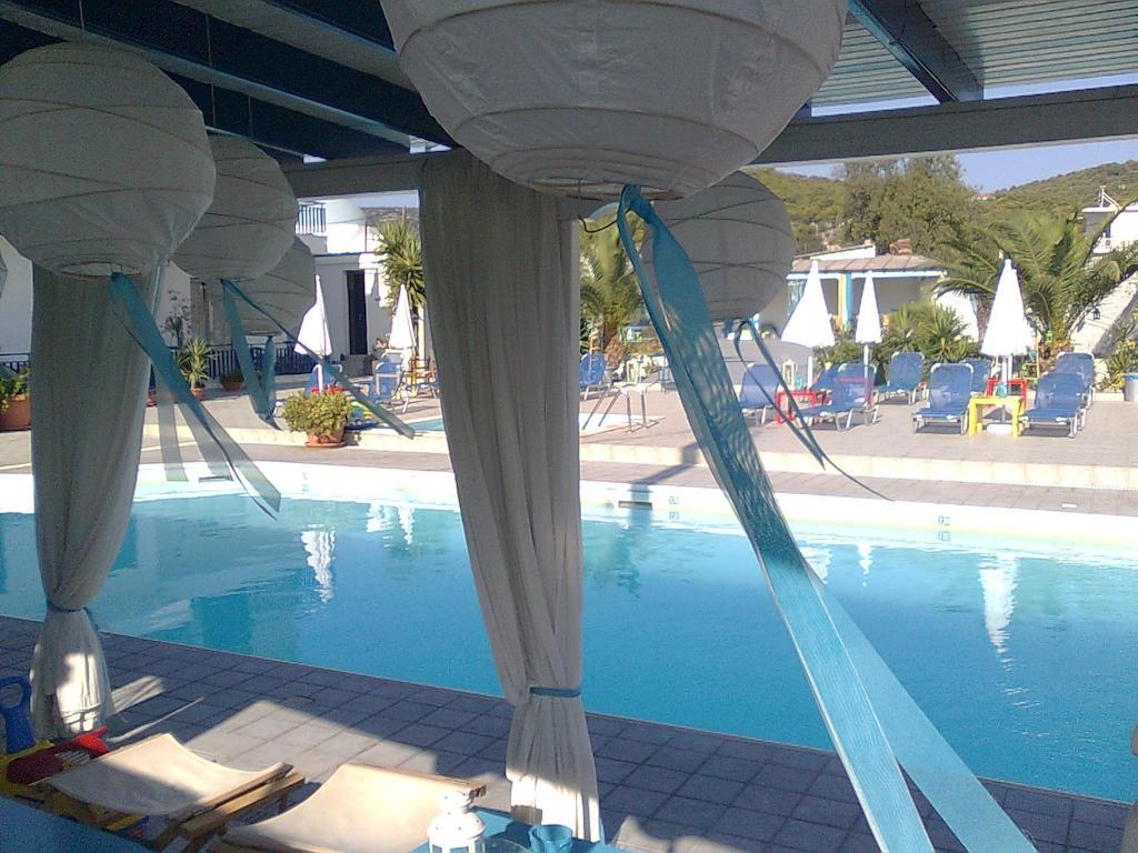 Helios Hotel Agia Marina  Esterno foto