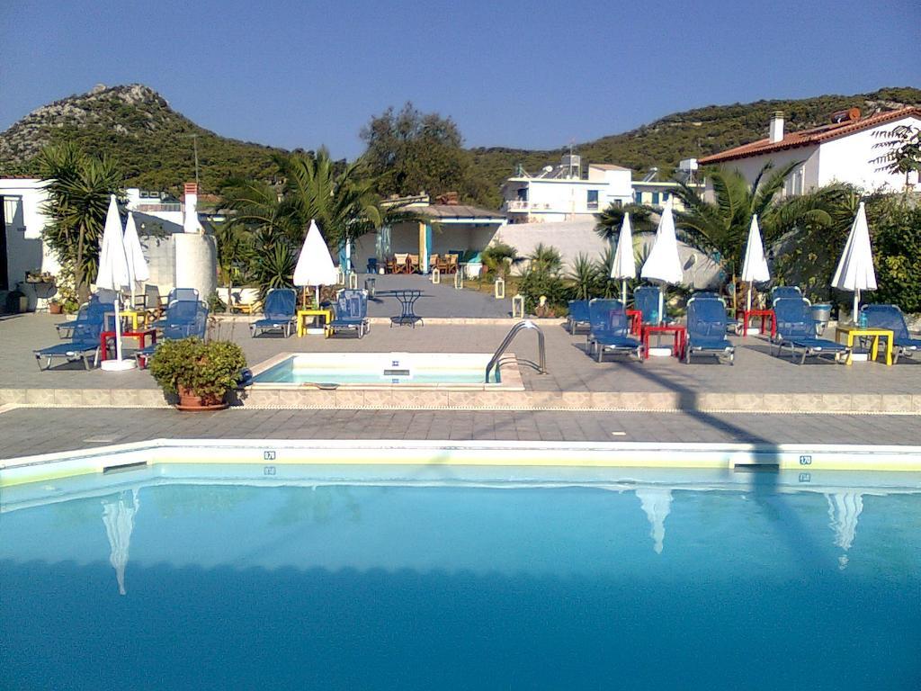 Helios Hotel Agia Marina  Esterno foto